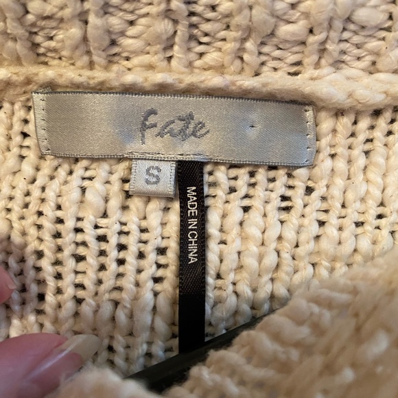 Sweater - Picture 3 of 4